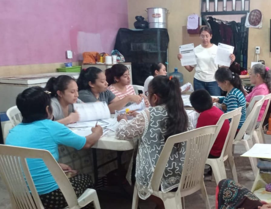 Taller de trabajo con el área de mujeres.
